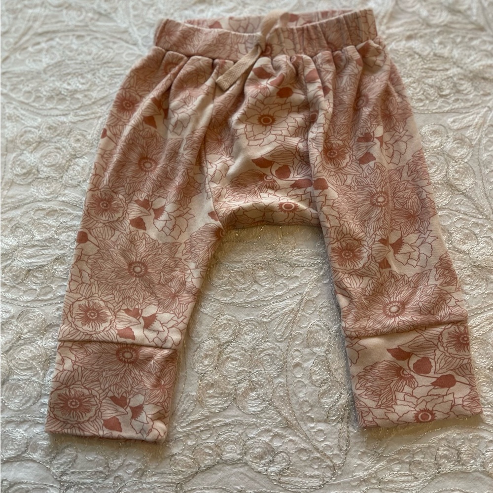 VGUC Light Pink with Rose Pink Floral Patterned Kate Quinn Panda Pants 6-12m